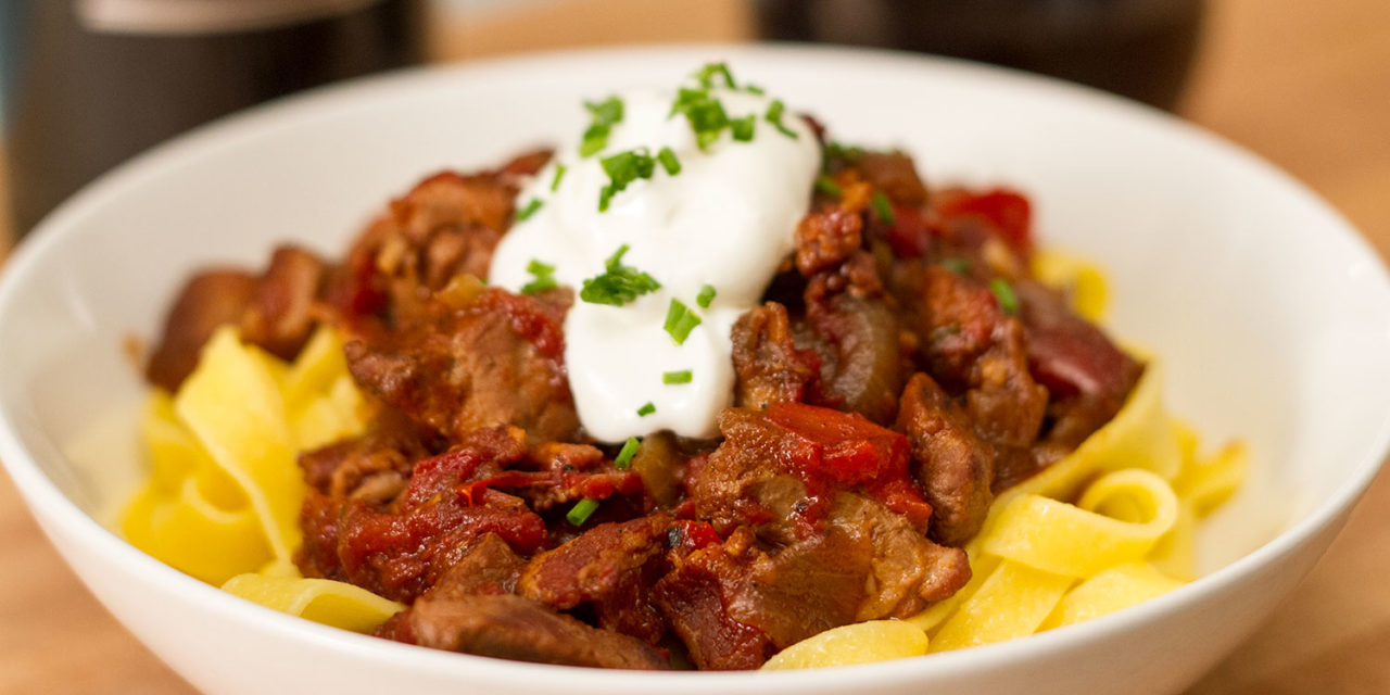 Recette de ragout de porc au paprika ou pörkölt hongrois