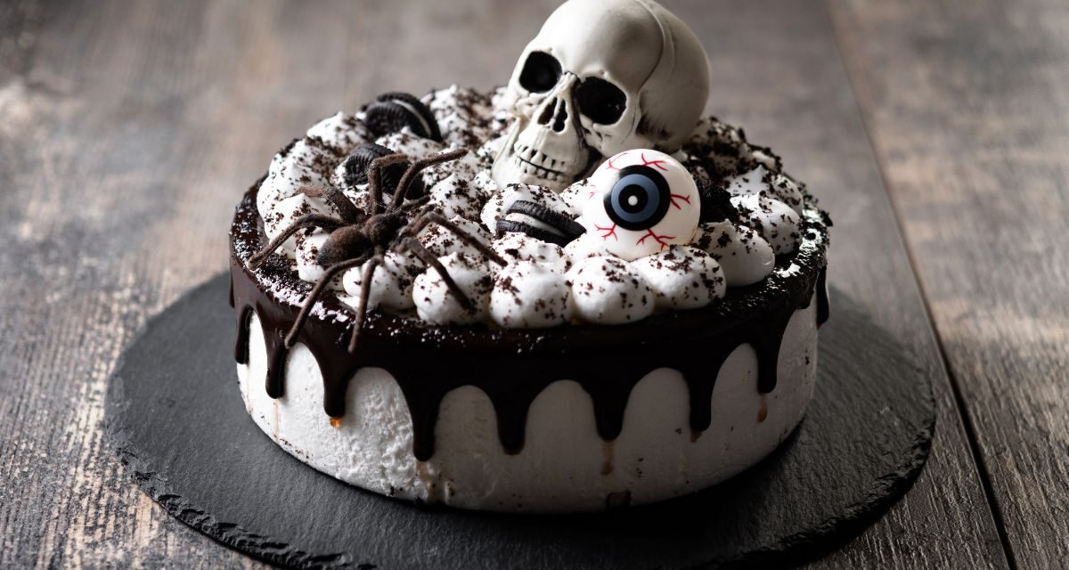 Cheesecake d’Halloween sans four : les Oreo et la décoration toile d’araignée font sensation