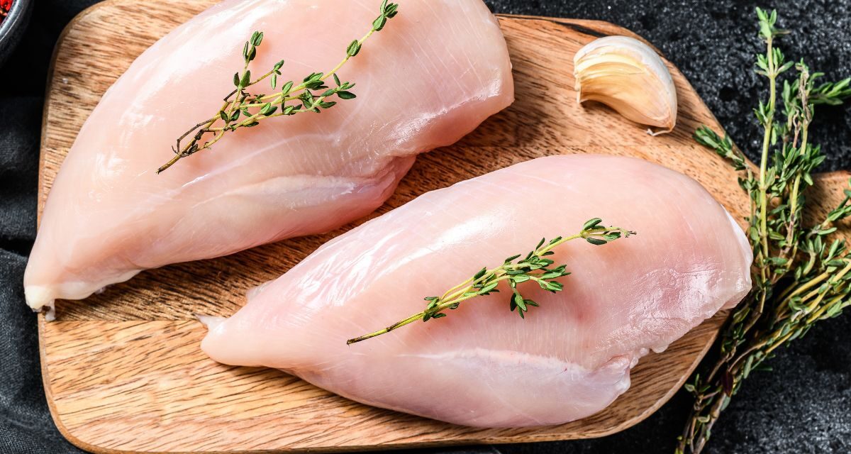Ce filet de poulet vendu en grande surface rappelé en urgence : un contaminant chimique identifié