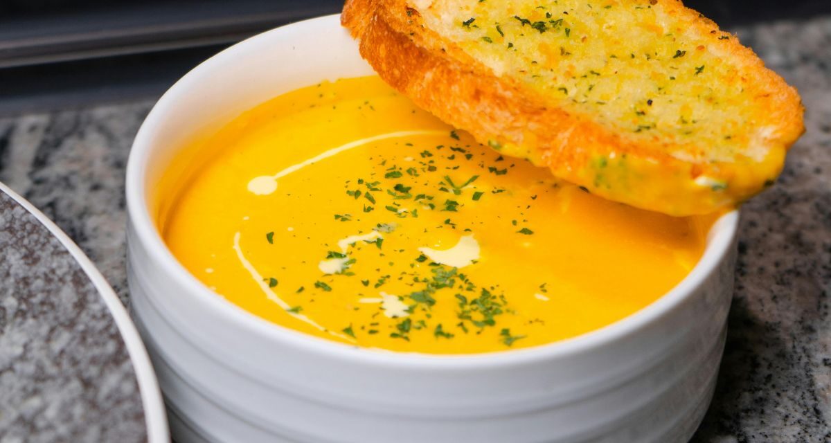 Il suffit d’ajouter cet ingrédient dans votre soupe maison pour faire du bien à votre cœur… et vous l’avez déjà !