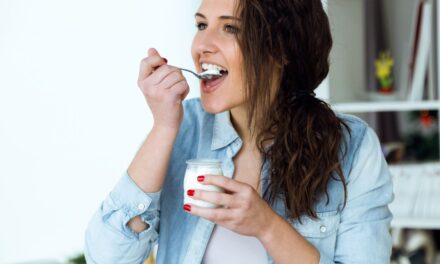 Finir le repas avec ce simple dessert empêcherait la graisse de s’installer : une solution bluffante validée par un médecin