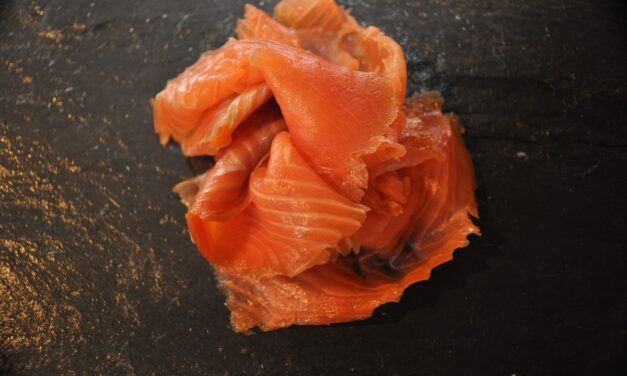 Consommateurs bio : un rappel concerne ces saumons fumés populaires, la contamination est avérée